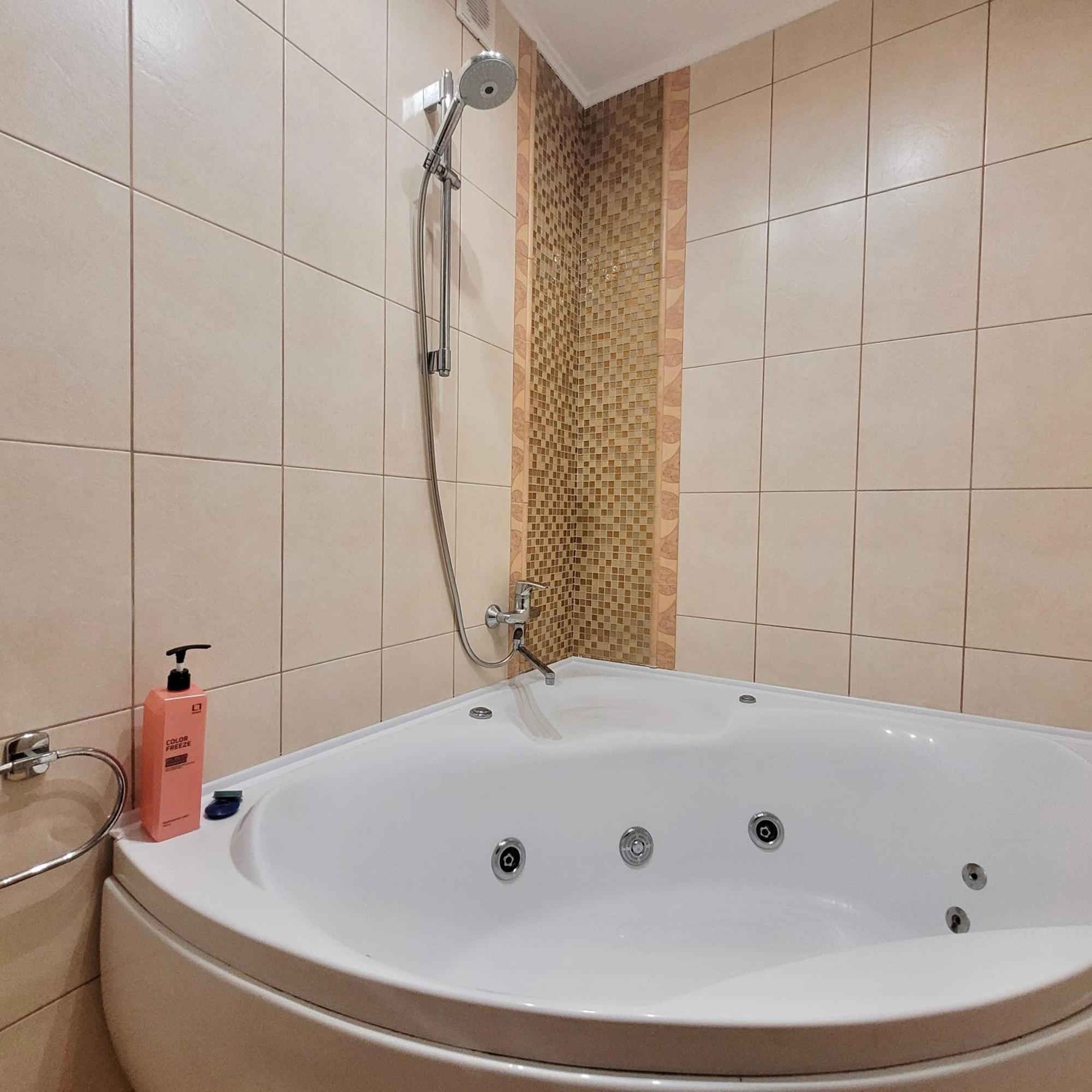 公寓 Apartpoltava Premium Relax двокімнатні з джакузі
